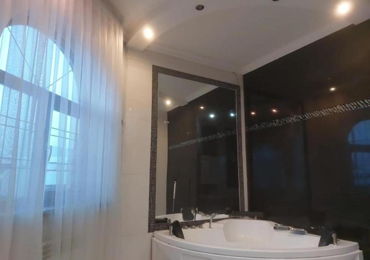 Room Hostel Dostyk Almaty Exterior foto